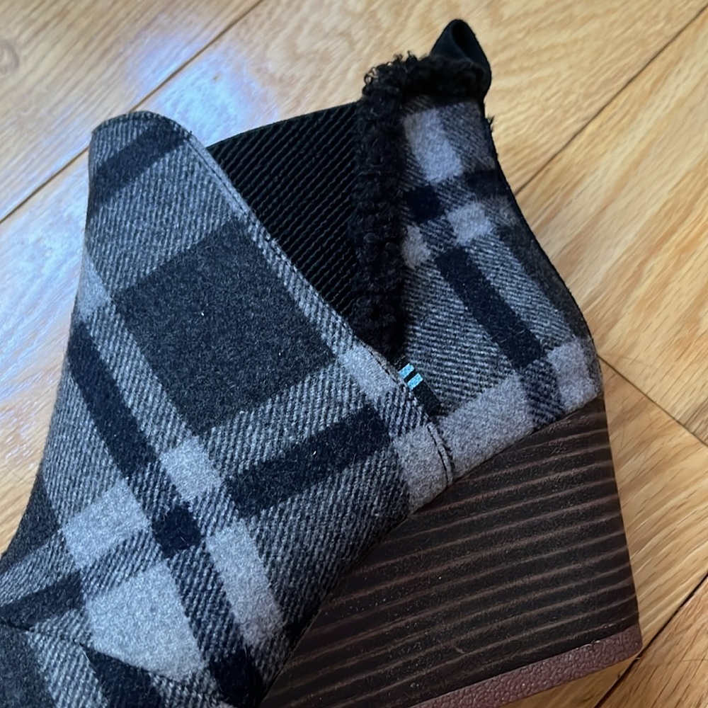 NEW TOMS Kelsey Wedge Bootie Size 9.5 Black Plaid Wool Blend OrthoLite - Picture 9 of 12